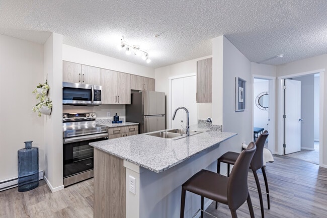 Building Photo - Emerald Place