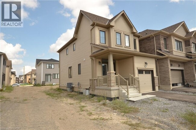 Building Photo - 10 Heritage Wy