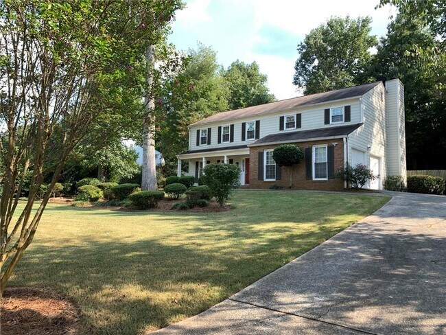 Foto del edificio - 4536 Woodlawn Lake Dr