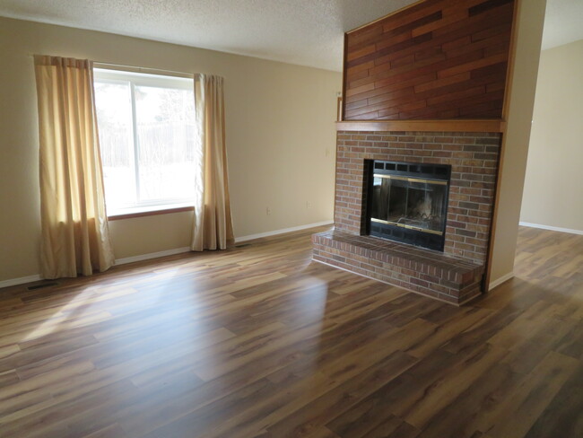 Building Photo - 6135 Amber Way