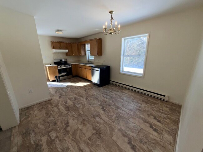 Foto del edificio - 98 Ledge Hill Rd