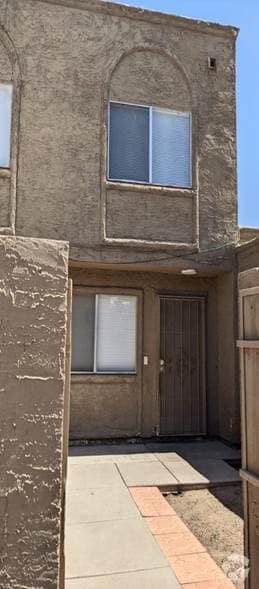 Building Photo - 4423 E Pueblo Ave