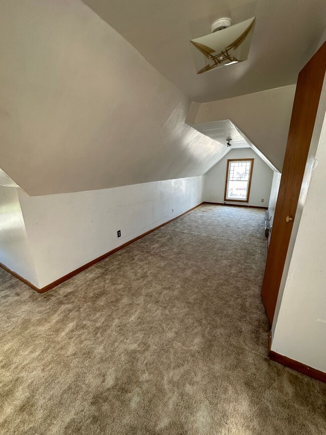 Building Photo - PP - 11 - 4Plex Tomah
