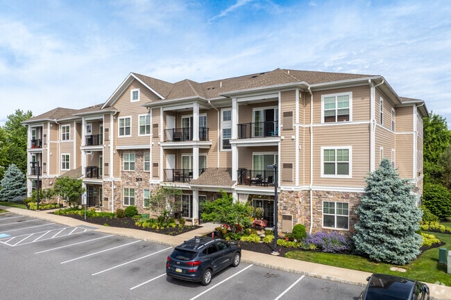Building Photo - Palmer View