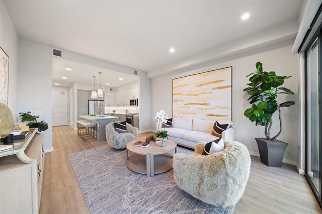 Foto del edificio - 3111 Sunset Blvd