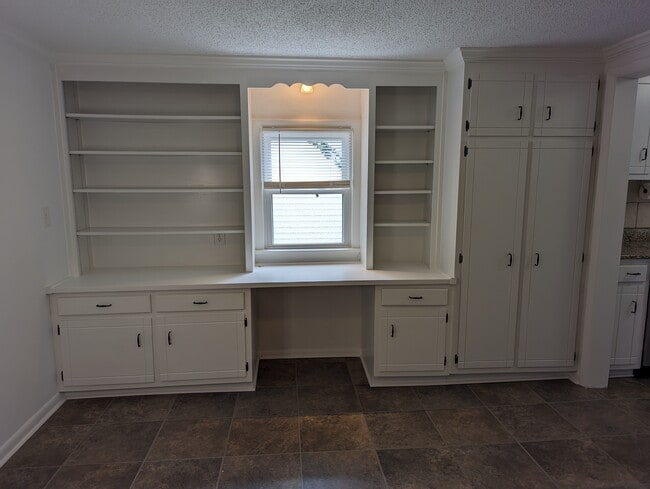 Built-Ins / Laundry Area - 2615 Alabama St SW