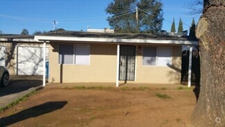 Building Photo - 2830-2830 Alfreda Way