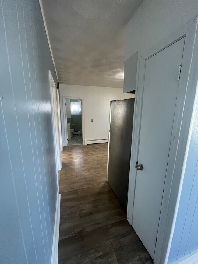 Building Photo - 19 Chestnut St