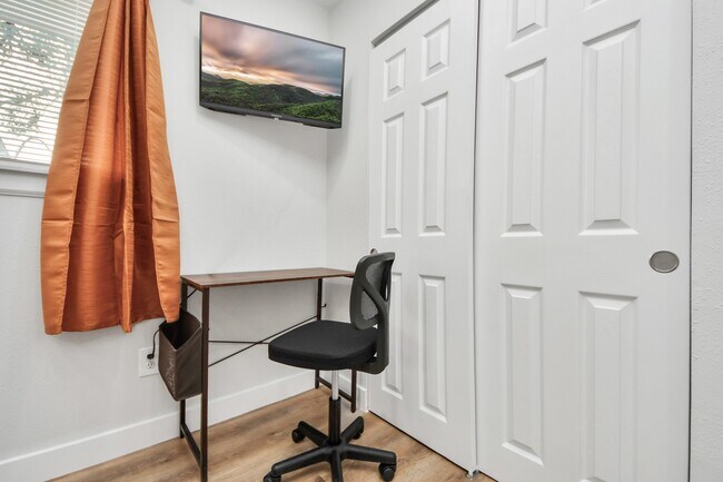 Foto del edificio - 5115 Clay St