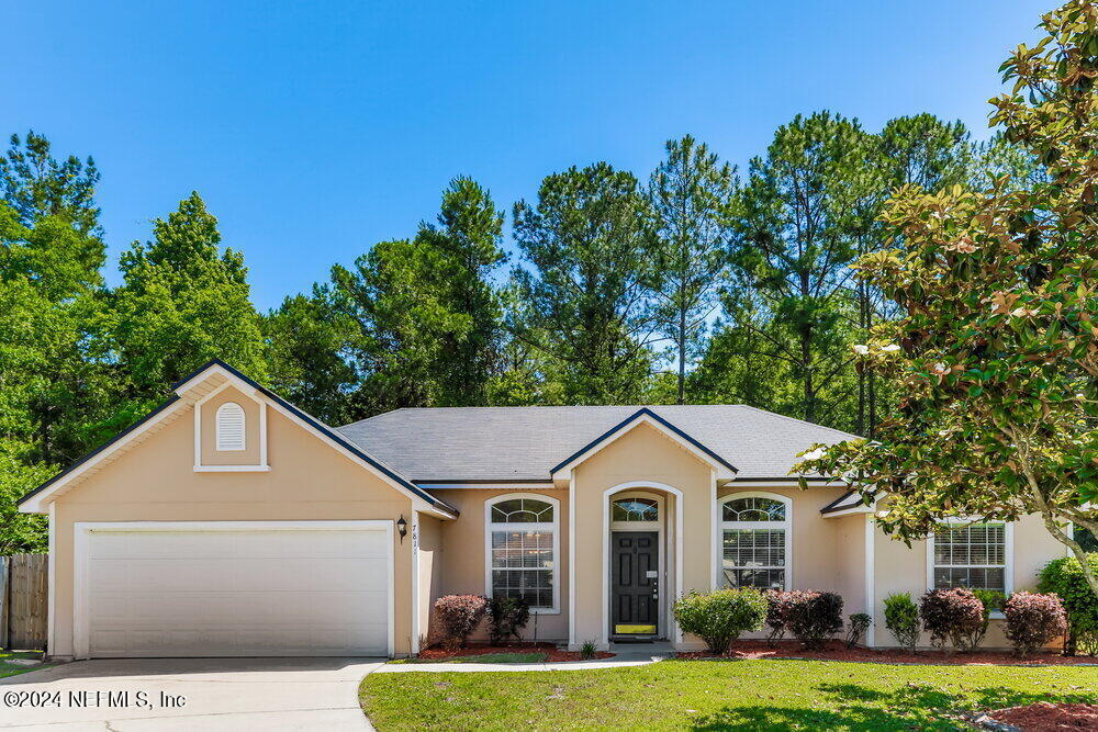 Foto principal - 7811 Invermere Blvd N