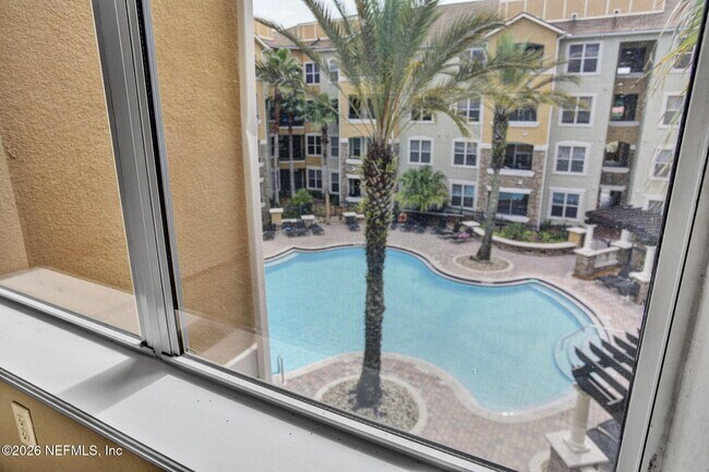 Foto del edificio - 8539 Gate Pkwy W