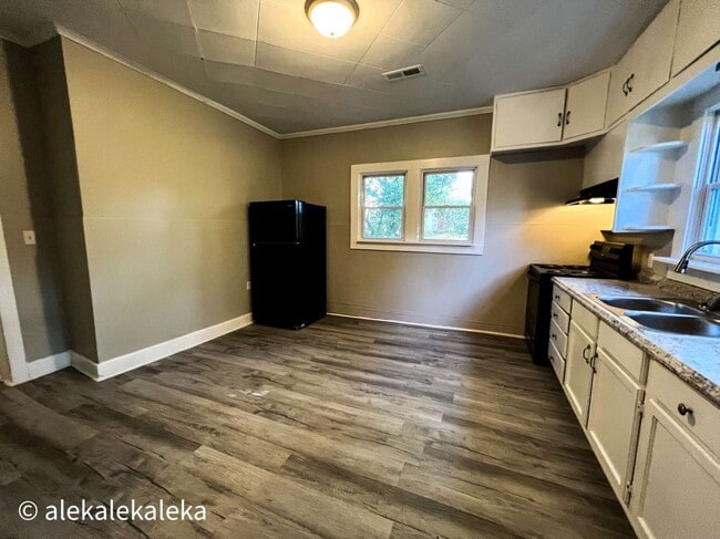 Building Photo - 715 Fisher Ferry St