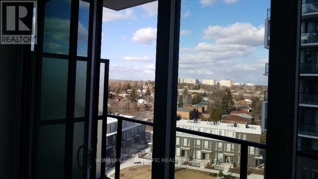 Photo du bâtiment - 128 Fairview Mall Dr