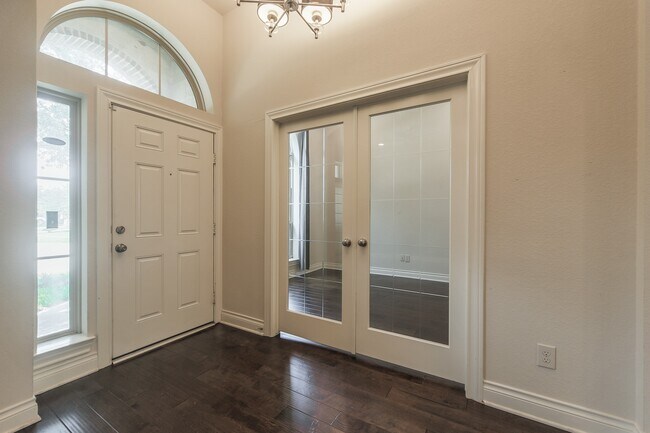 Foto del edificio - 13803 Royal Ridge Dr