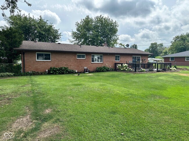 Foto del edificio - 5626 Hammon Dr