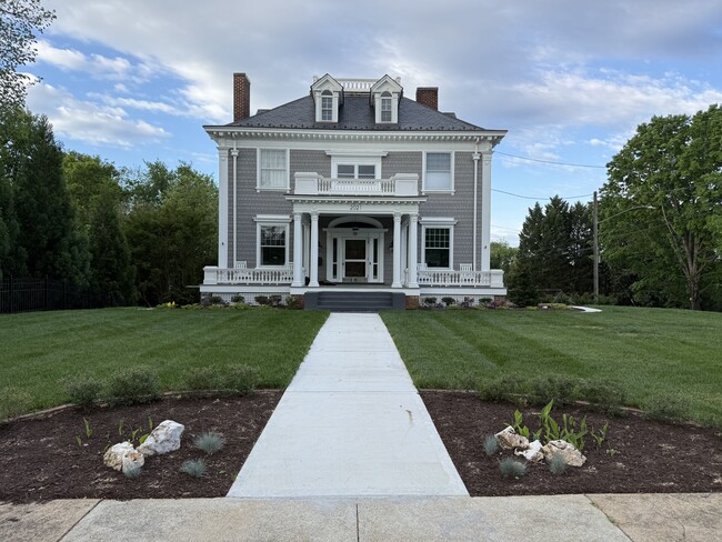 Building Photo - 2021 Rivermont Ave