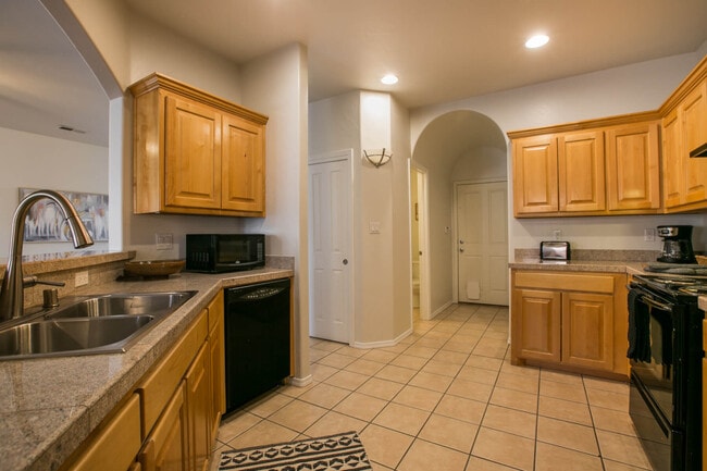Building Photo - 3432 Del Agua Ct NE