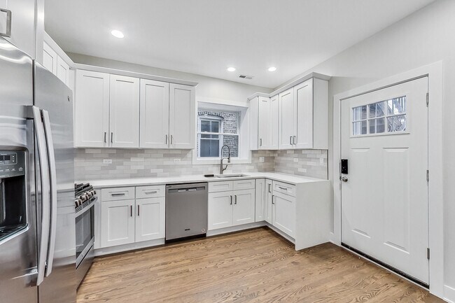 Foto del edificio - 6527 N Newgard Ave