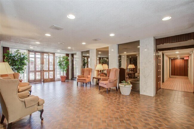 Foto del edificio - 7510 Hornwood Dr