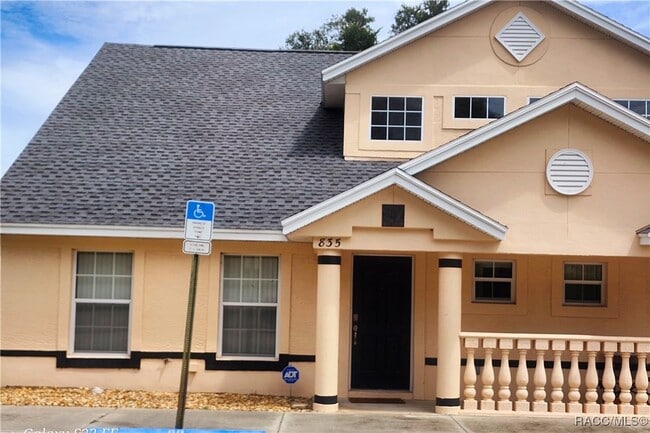 Building Photo - 835 E Rembrandt Way