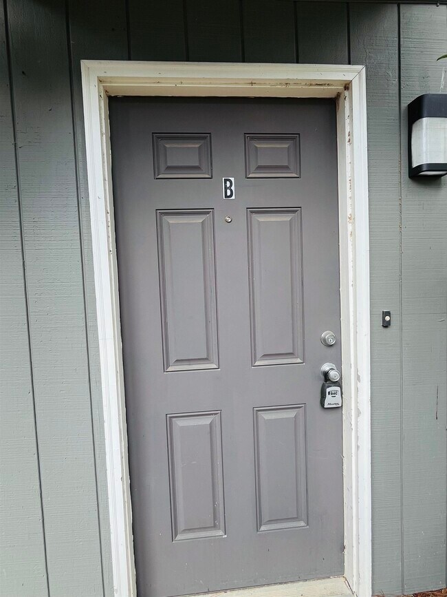 Foto del edificio - 3732 Donovan Dr