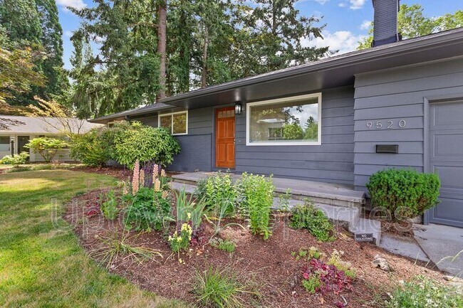 Building Photo - 9520 SW Ardenwood St