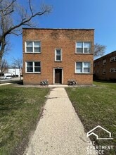 Building Photo - 8957 Lamon Ave