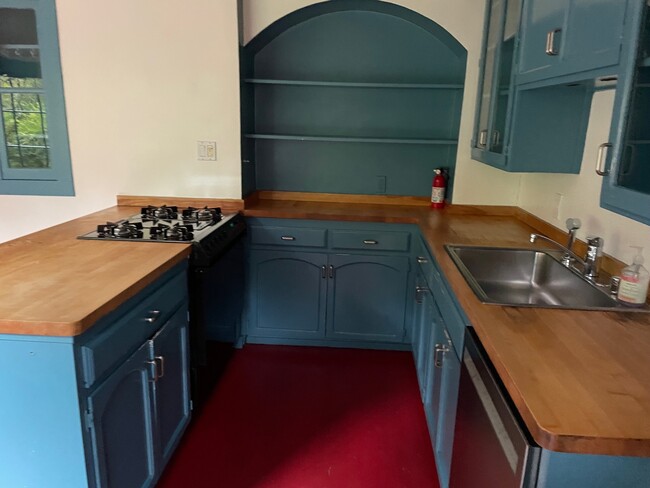 Kitchen - 2230 Amherst St