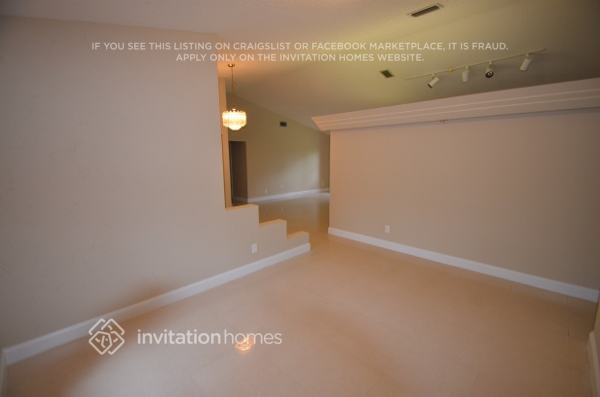 Foto del edificio - 20241 NW 8th St