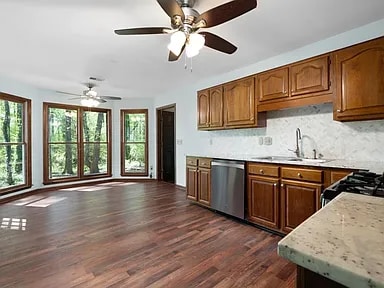 Building Photo - 1061 Retner Dr SW