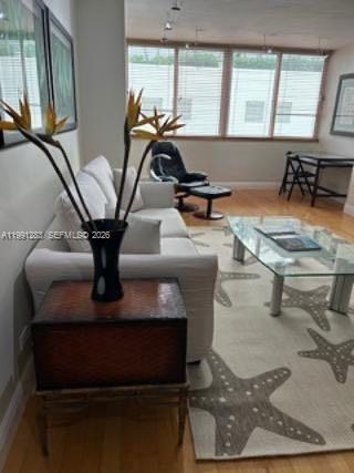 Foto del edificio - 5005 Collins Ave