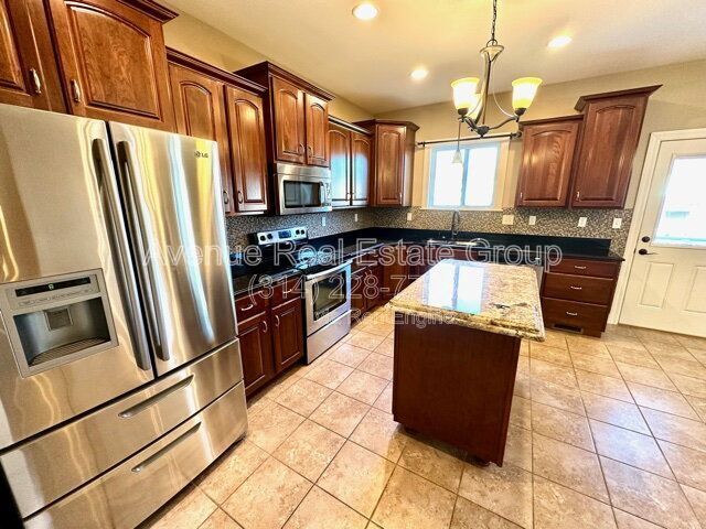 Foto del edificio - 304 Dalton Ct