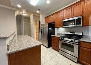 Building Photo - 5046 Hackberry Ln