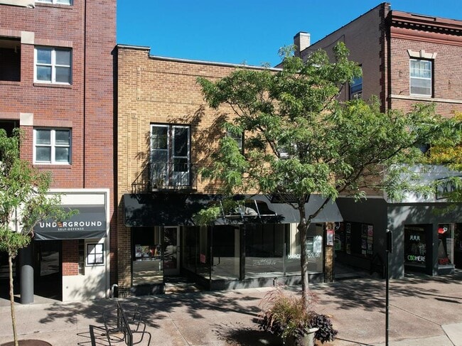 Building Photo - 528 State St