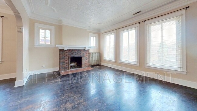 Foto del edificio - 16211 Fairfield St
