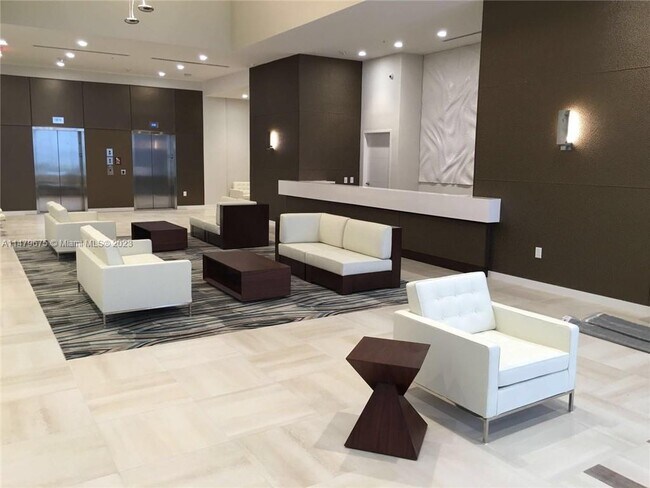 Foto del edificio - 7751 NW 107th Ave