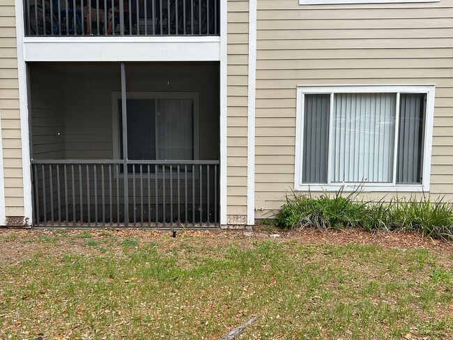 Building Photo - Call Today To See!