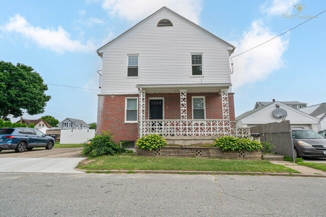 Foto del edificio - Beautifully Updated Two Bedroom Townhouse!