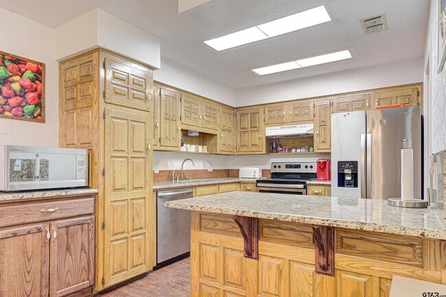 Foto del edificio - 16744 Overland Stage Dr