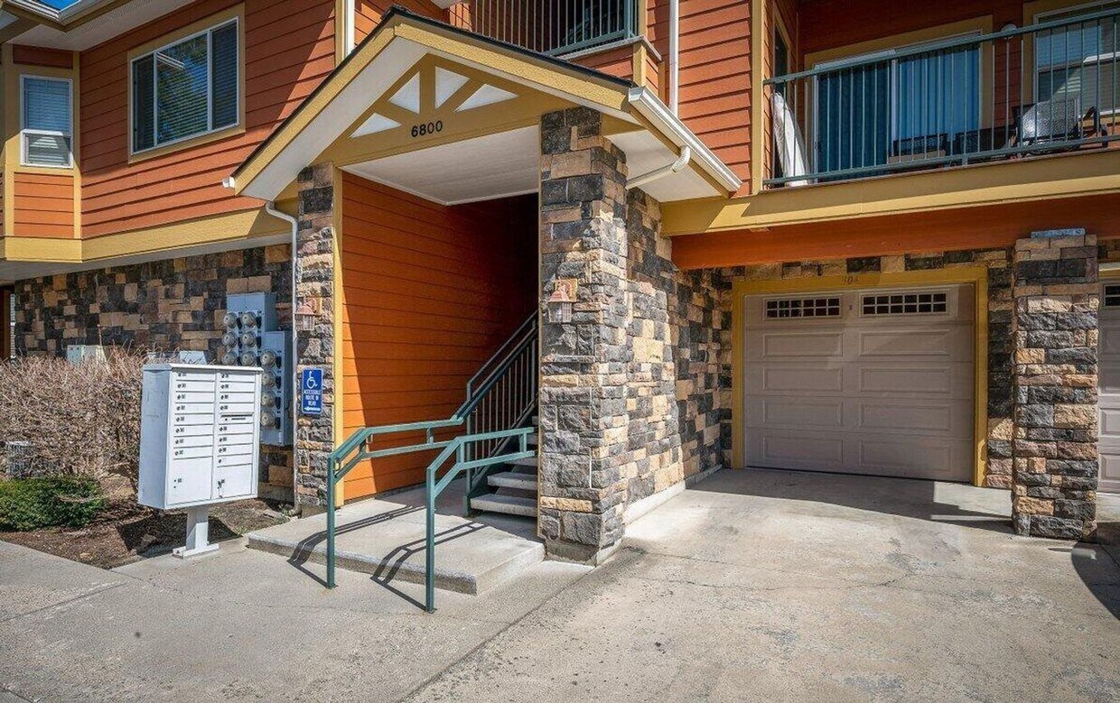 Foto del edificio - First Floor Pheasant Run Condo