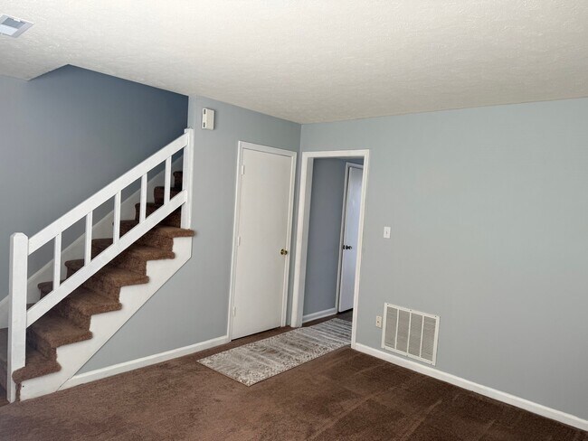 Building Photo - 16 Duiguid Dr