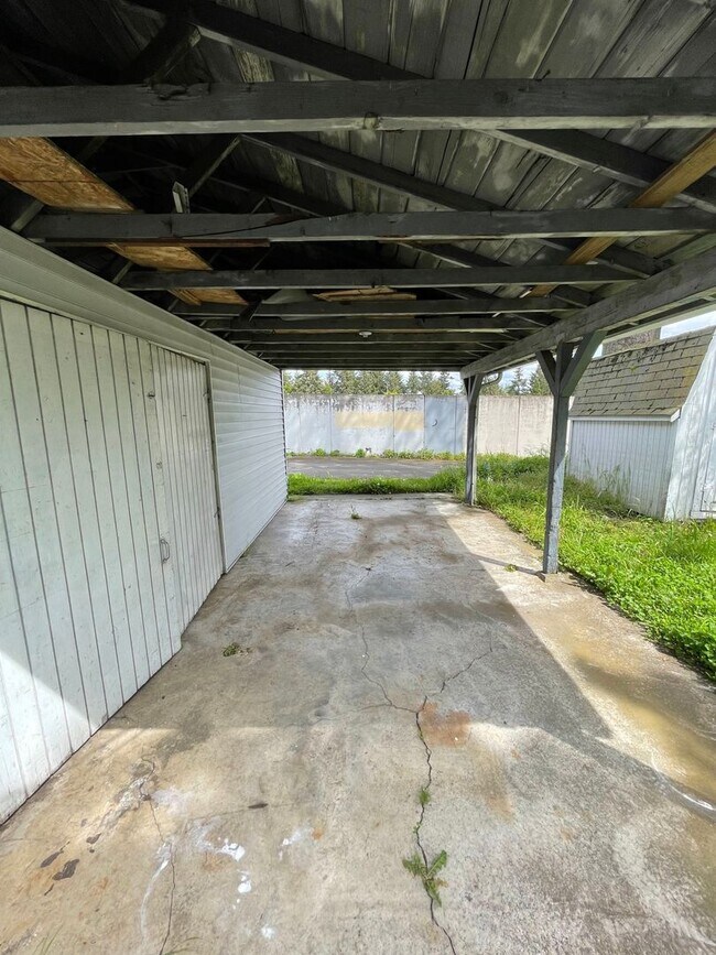 Foto del edificio - Cozy 2BD Duplex with carport!