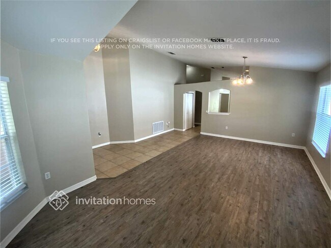 Foto del edificio - 1260 Creekview Ct