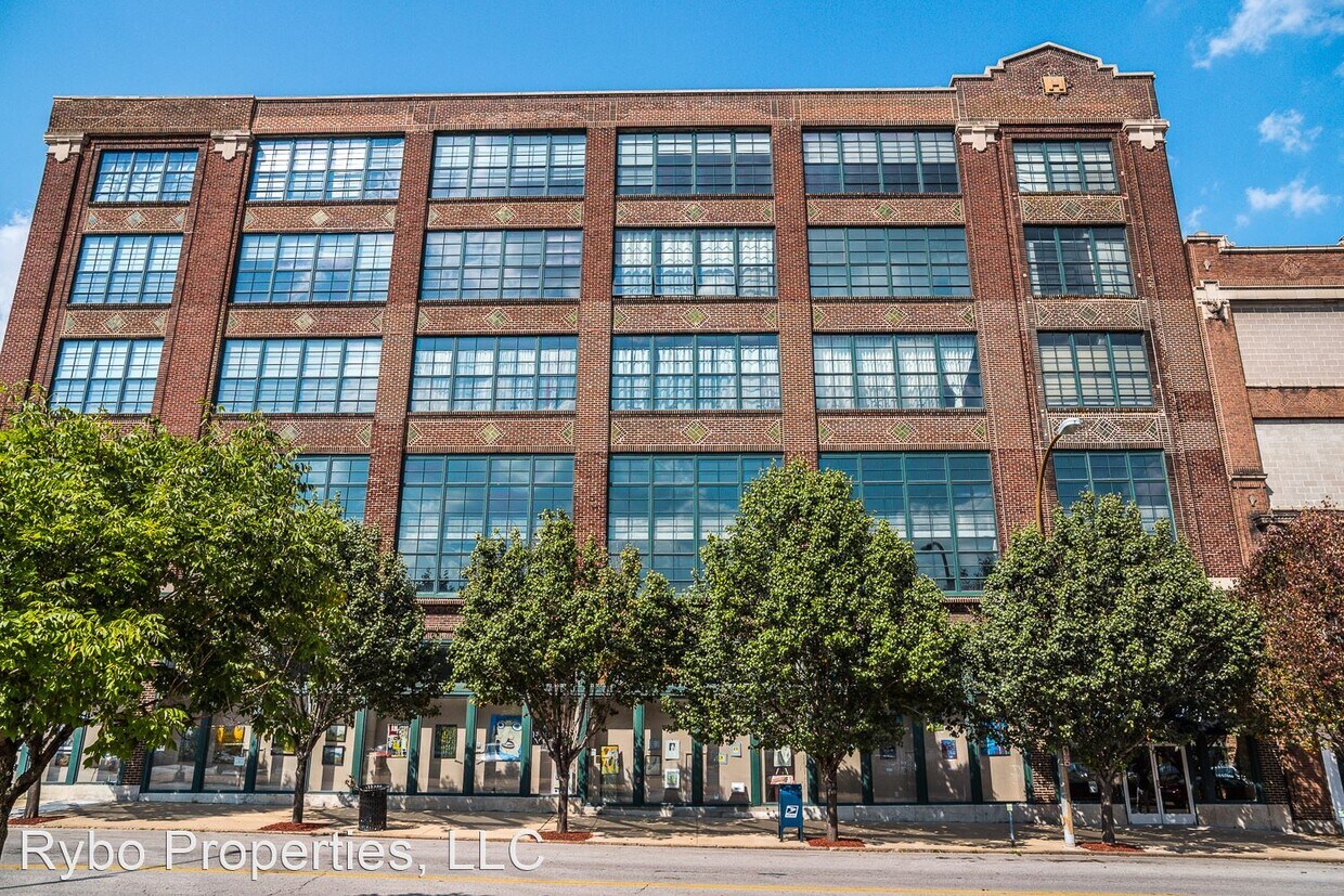 2323 Locust St, Saint Louis, MO 63103 House for Rent in Saint Louis