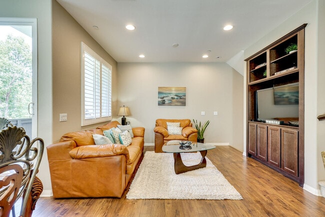 Building Photo - 5086 Cascade Way