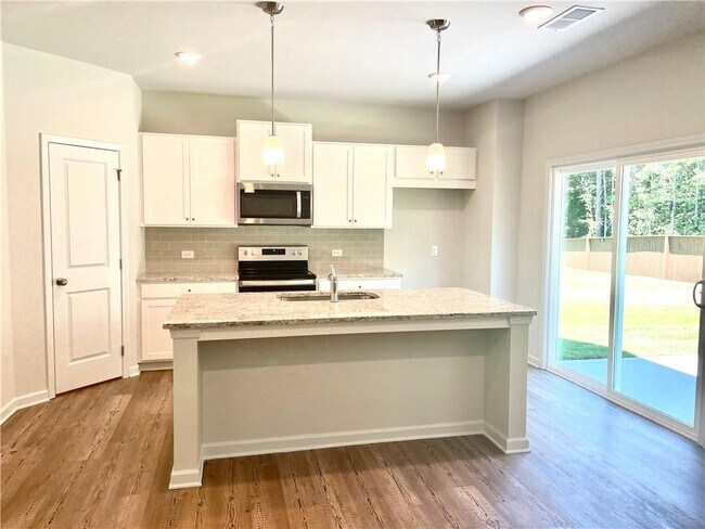 Building Photo - 667 Summerwood Ln