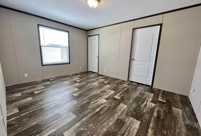 Foto del edificio - 6599 N Hampshire Dr