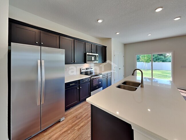 Building Photo - 157 Onate Cir