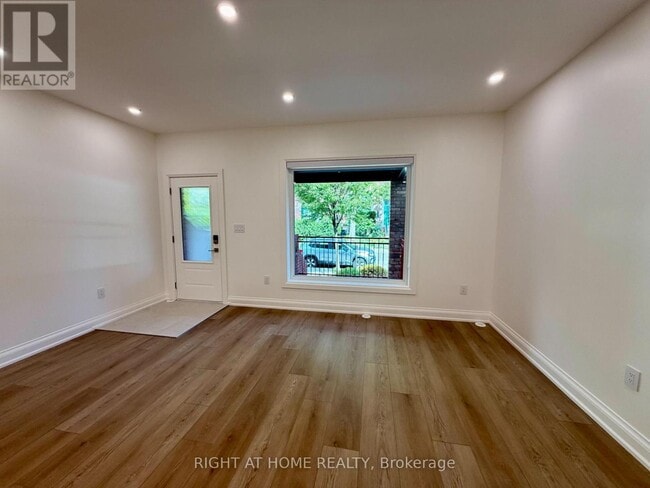 Building Photo - 57 Hepbourne St