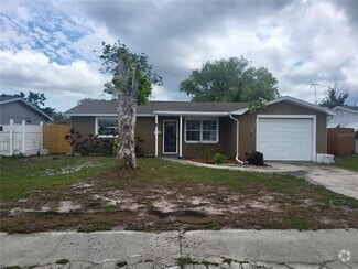 Building Photo - 3136 Huntington Rd